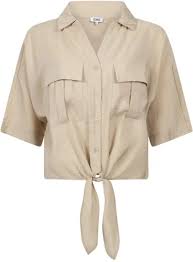 Trendy blouses: Stijlvolle must-haves voor elke gelegenheid